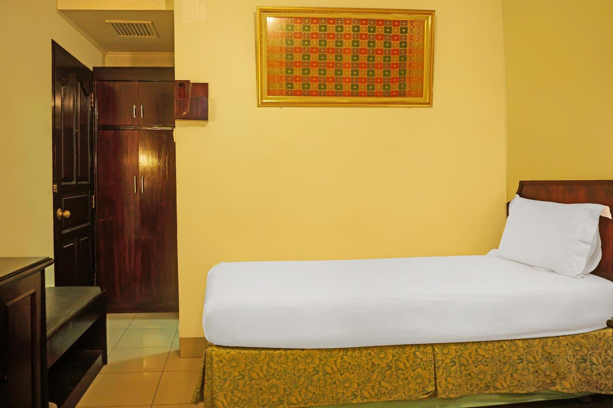 Super Oyo Collection O 92690 Hotel Limas باليمبانغْ المظهر الخارجي الصورة