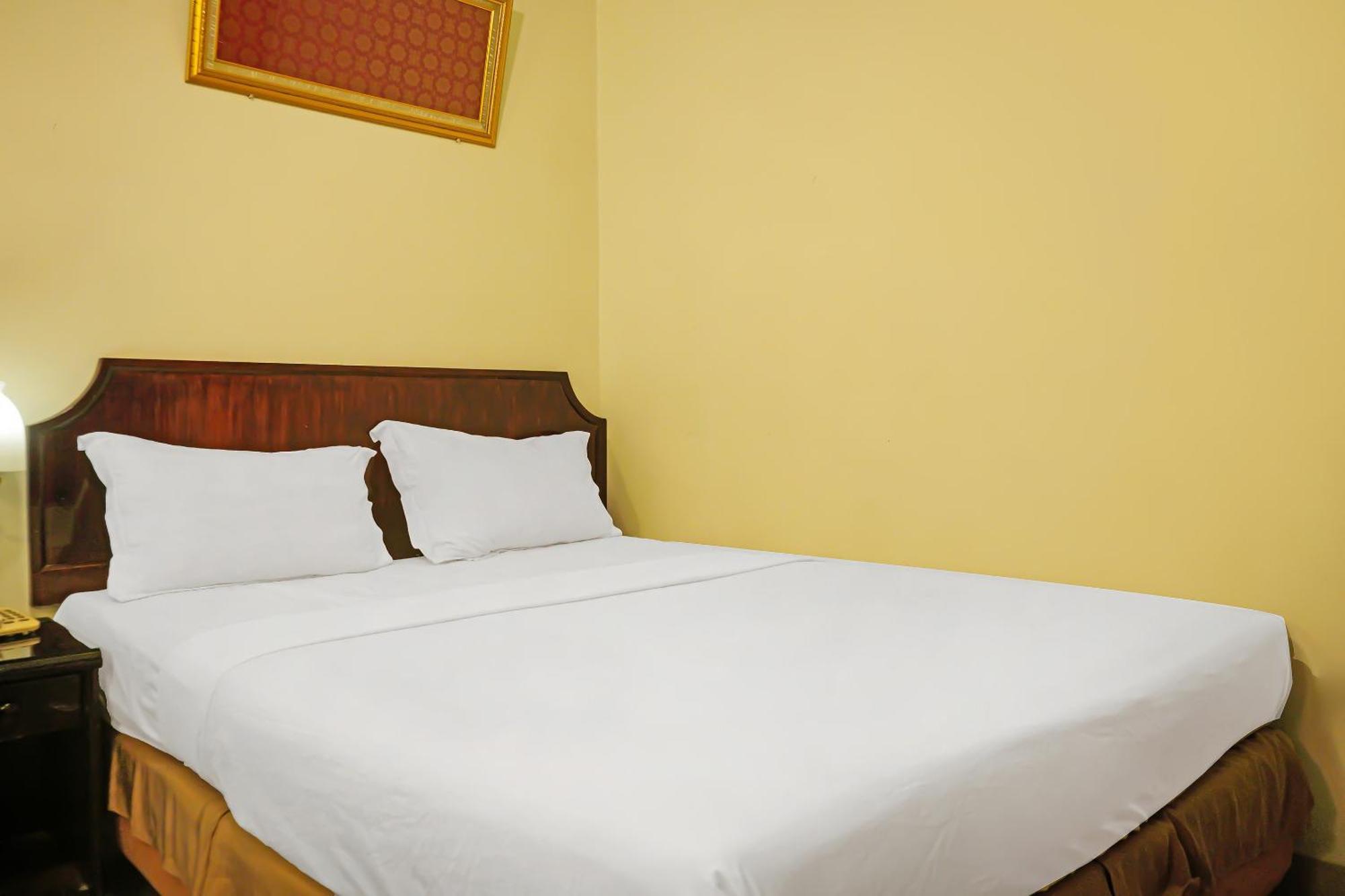 Super Oyo Collection O 92690 Hotel Limas باليمبانغْ المظهر الخارجي الصورة