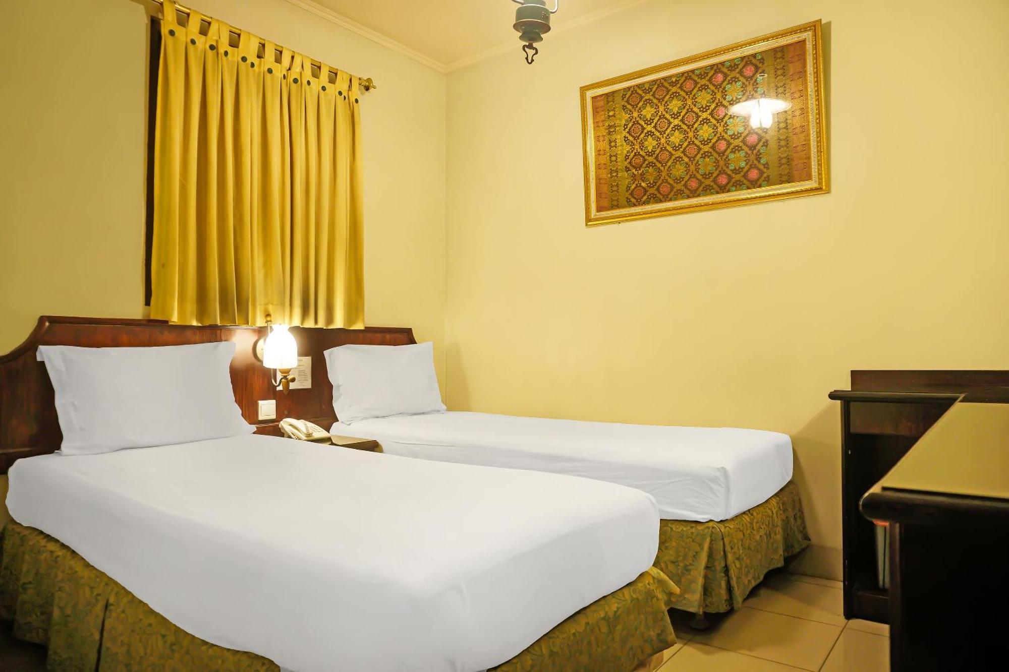 Super Oyo Collection O 92690 Hotel Limas باليمبانغْ المظهر الخارجي الصورة