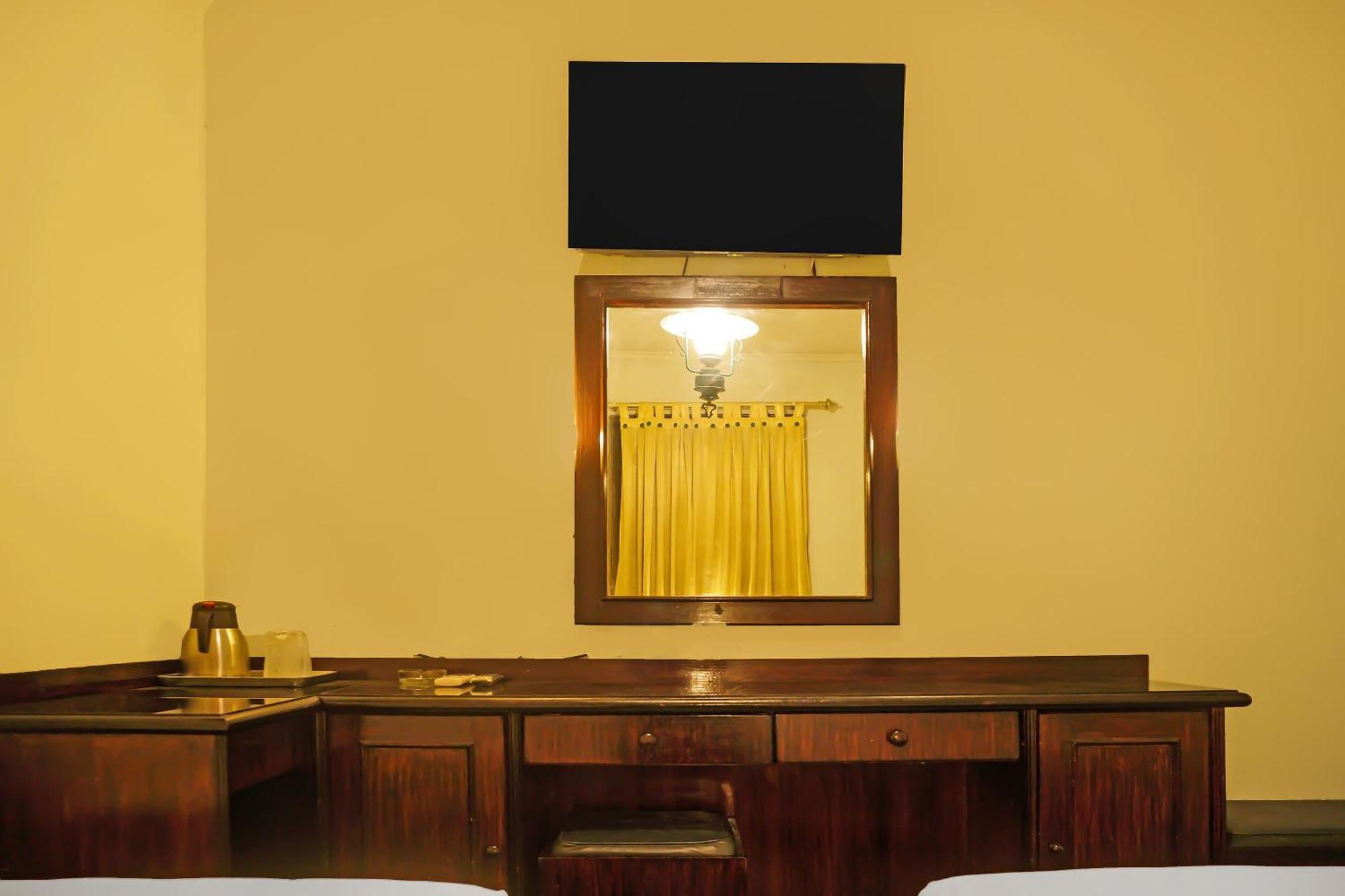 Super Oyo Collection O 92690 Hotel Limas باليمبانغْ المظهر الخارجي الصورة