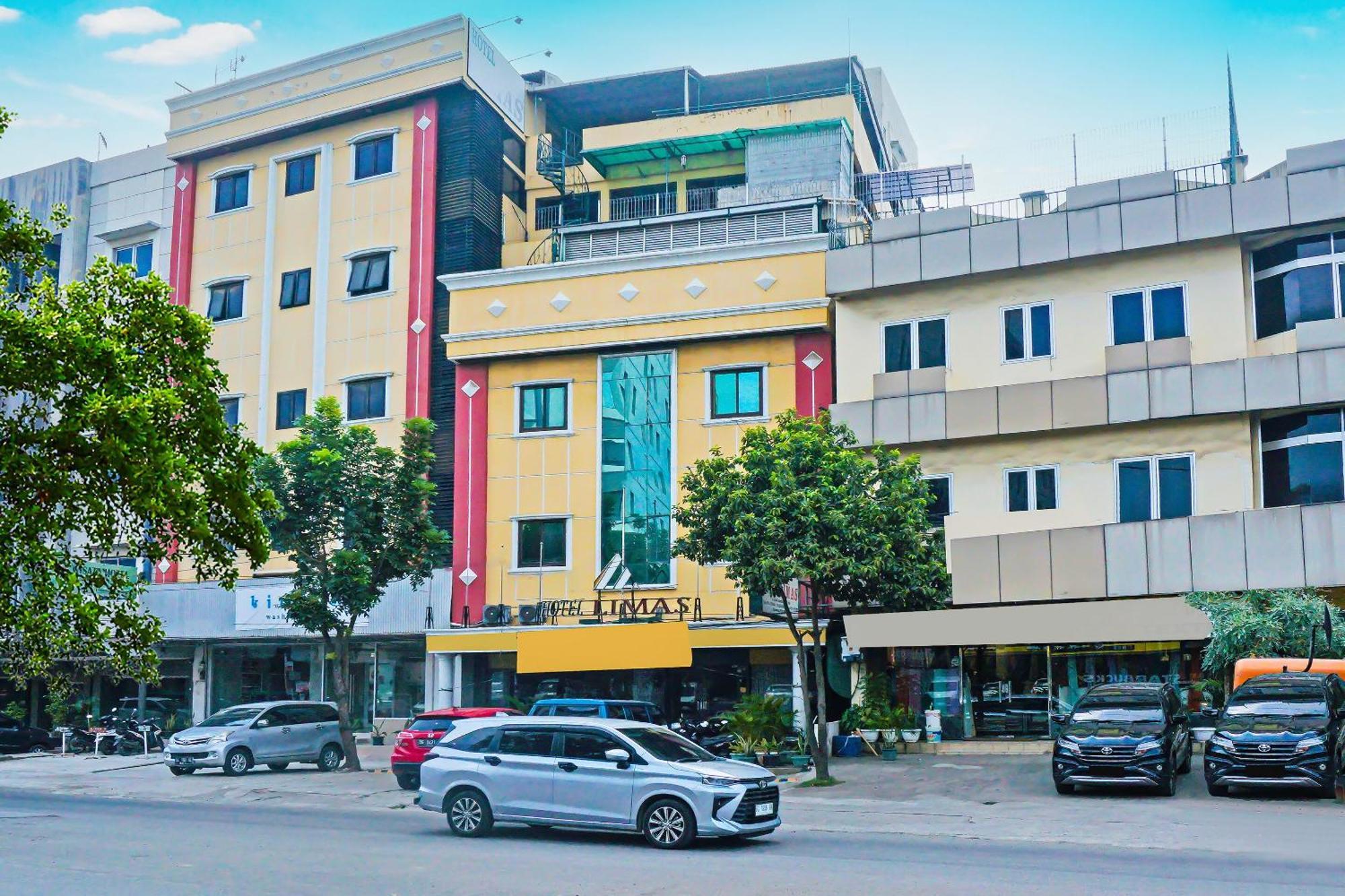 Super Oyo Collection O 92690 Hotel Limas باليمبانغْ المظهر الخارجي الصورة